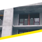 fémzsaluzott betonfelület